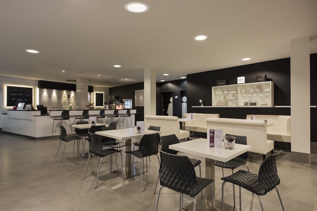 Recessed luminaires