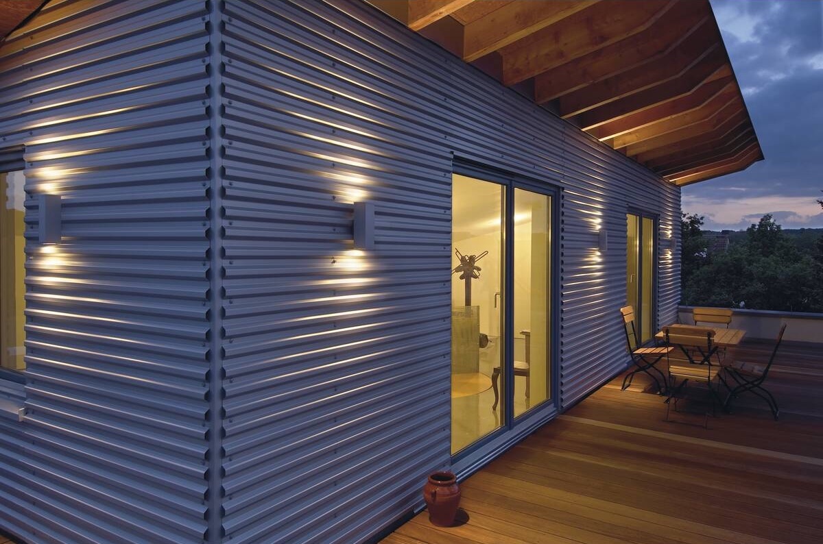 Wall luminaires