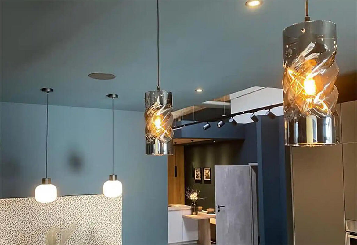 ISOLED Pendelarmatuur INFINITY SMOKY CURLED GLASS cilindrisch, met open kabel, 2-polig E27 IP20, zwart dimbaar ISOLED Pendelarmatuur INFINITY SMOKY CURLED GLASS cilindrisch, met open kabel, 2-polig E27 IP20, zwart dimbaar
