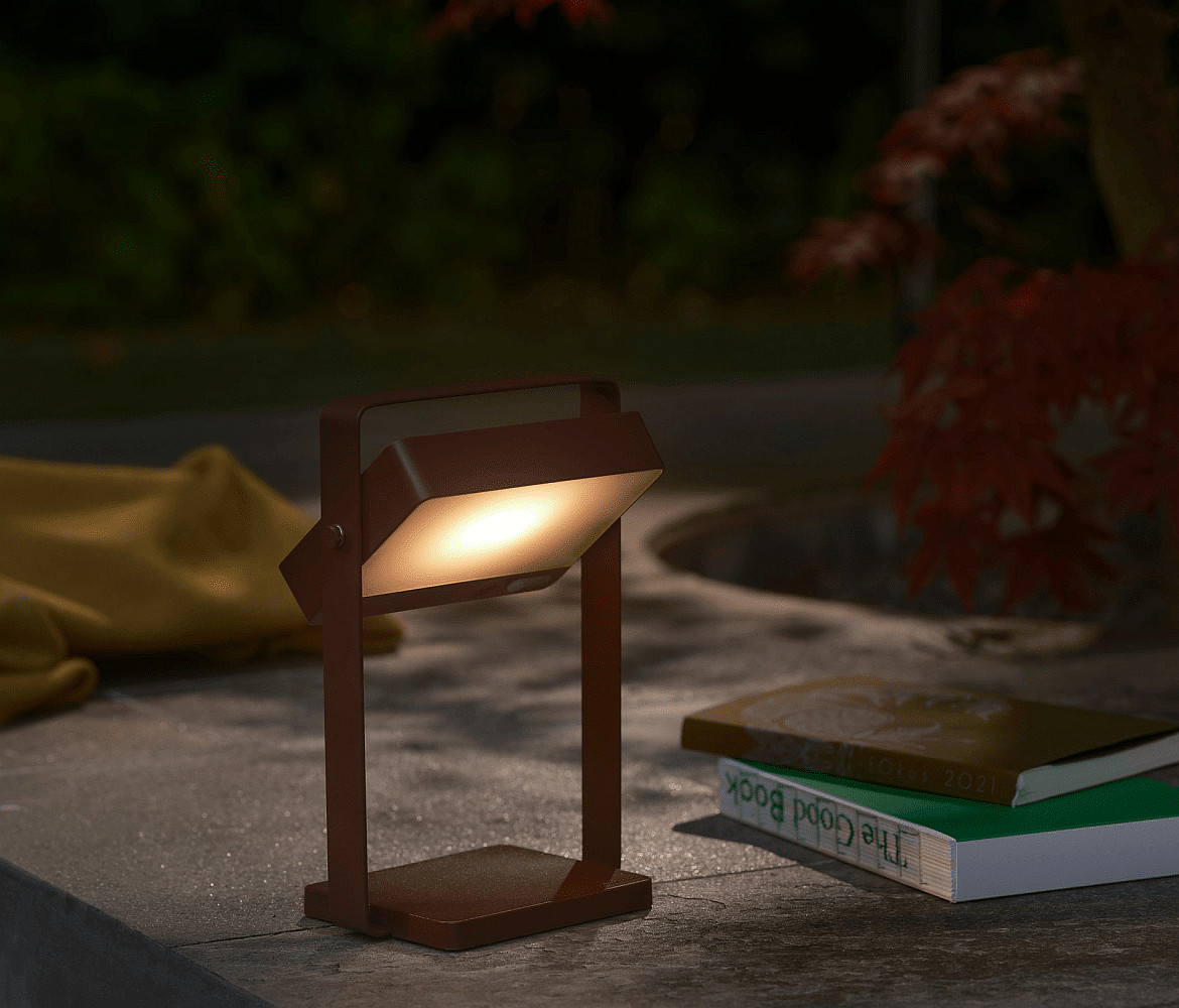 Nordlux battery solar lamp SAULIO adjustable, with handle, sea-air resistant IP44, brown, mat dimmable Nordlux battery solar lamp SAULIO adjustable, with handle, sea-air resistant IP44, brown, mat dimmable