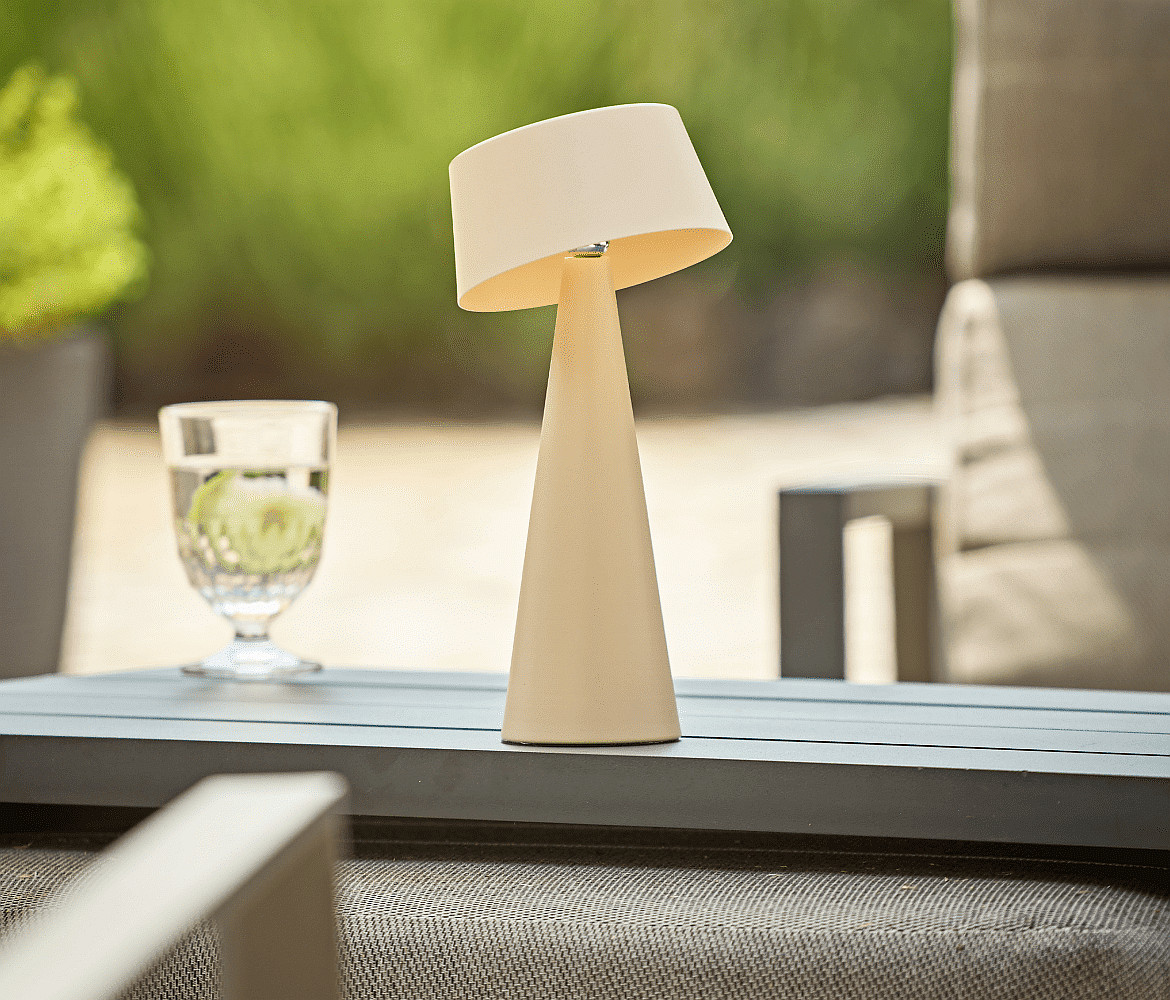 SIGOR Solar tafellamp SOLINO kantelbaar, met batterij, met USB-oplaadfunctie, magnetische montage IP44, mat, duin beige dimbaar SIGOR Solar tafellamp SOLINO kantelbaar, met batterij, met USB-oplaadfunctie, magnetische montage IP44, mat, duin beige dimbaar