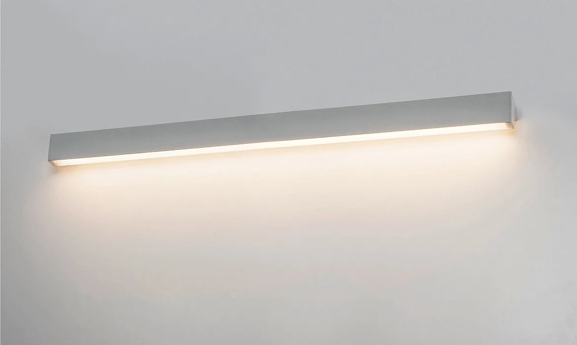 SLV Spiegelarmatuur L-LINE 120 lang, direct / indirect, schakelbaar IP44, zilvergrijs SLV Spiegelarmatuur L-LINE 120 lang, direct / indirect, schakelbaar IP44, zilvergrijs