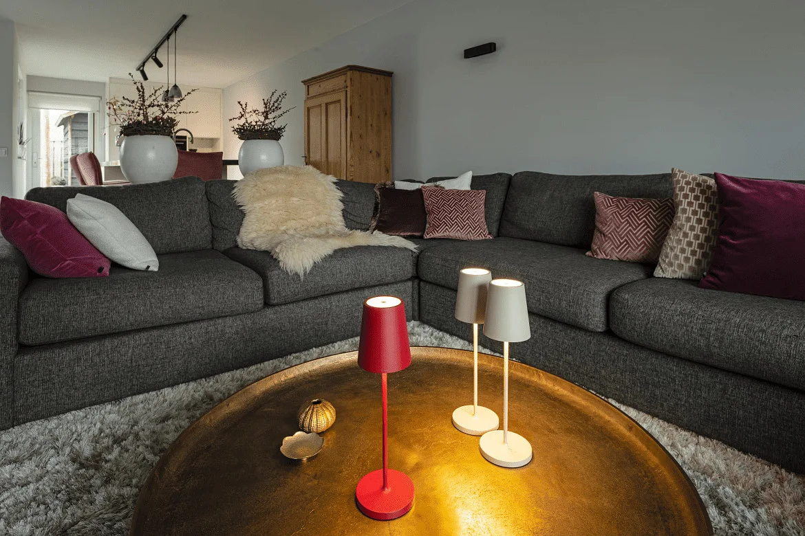 SLV Tafellamp op batterijen VINOLINA TWO 3-CCT 3-voudig, CCT Switch, met Touch-Dimmer, conisch, met Oplaadstation IP65, zand dimbaar SLV Tafellamp op batterijen VINOLINA TWO 3-CCT 3-voudig, CCT Switch, met Touch-Dimmer, conisch, met Oplaadstation IP65, zand dimbaar