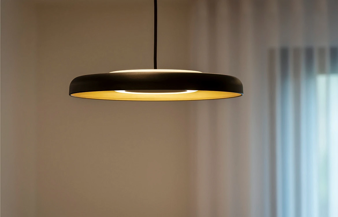 SLV pendant luminaire MOTUNA PD PHASE IP20, gold, black dimmable SLV pendant luminaire MOTUNA PD PHASE IP20, gold, black dimmable