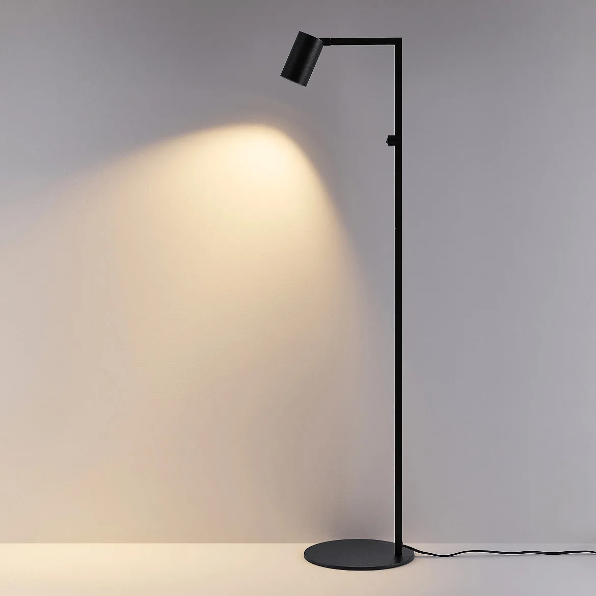 Deko-Light Staande lamp CAN TILT BASE MIX'N MATCH 1/3 met schakelaar, zonder lampenkap, met stekker GU10 IP20, zwart Deko-Light Staande lamp CAN TILT BASE MIX'N MATCH 1/3 met schakelaar, zonder lampenkap, met stekker GU10 IP20, zwart