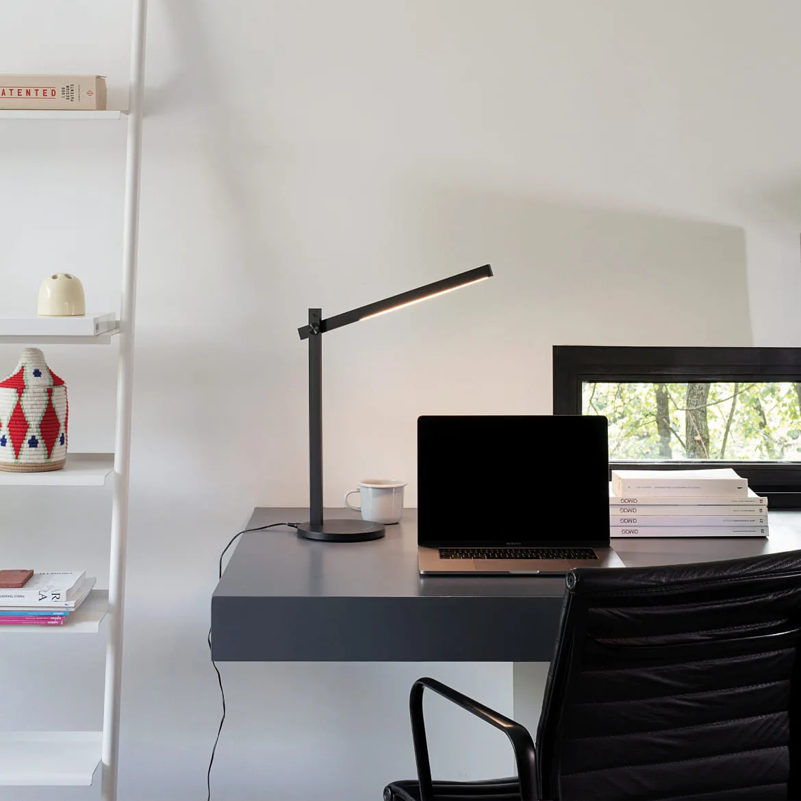 Ideal Lux Tafelarmatuur PIVOT TL LED LED IP20, zwart dimbaar Ideal Lux Tafelarmatuur PIVOT TL LED LED IP20, zwart dimbaar