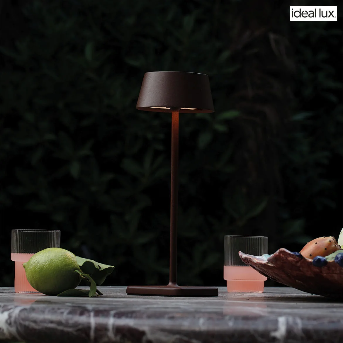 Ideal Lux battery table lamp PURE IP54, coffee brown dimmable Ideal Lux battery table lamp PURE IP54, coffee brown dimmable