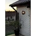 Wandarmatuur voor buitenshuis ODEN met stopcontact E27 IP23, opaal, zwart